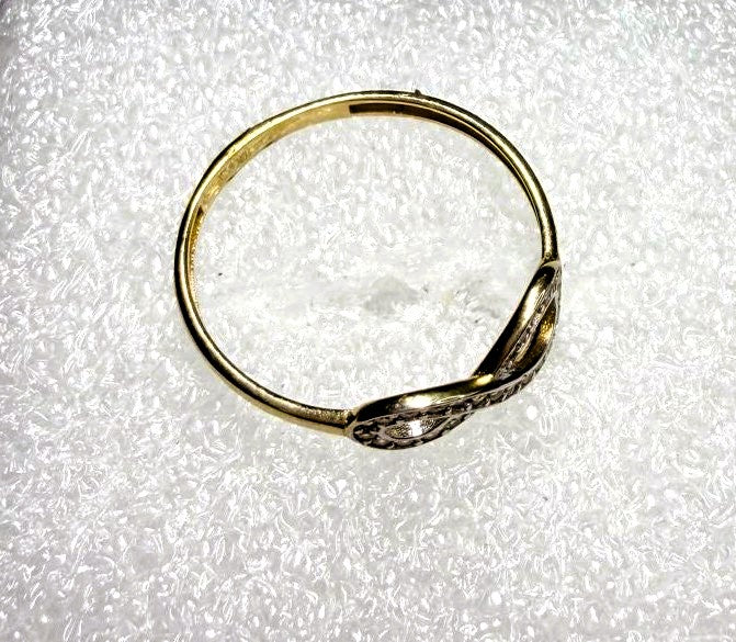 Anillo de Mujer en Oro 10K — Modelo 17
